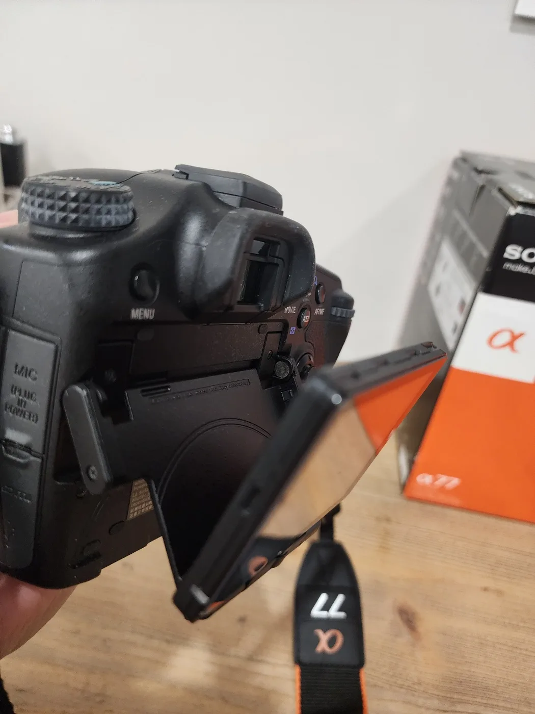 Sony Alpha A77 DSLR with Flash – Excellent Condition image indicator(8)