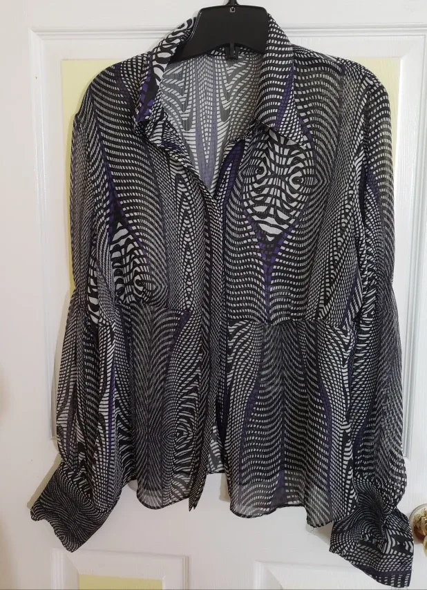 🇨🇦Mario Serrani Italy Blouse - Size 12 thumbnail