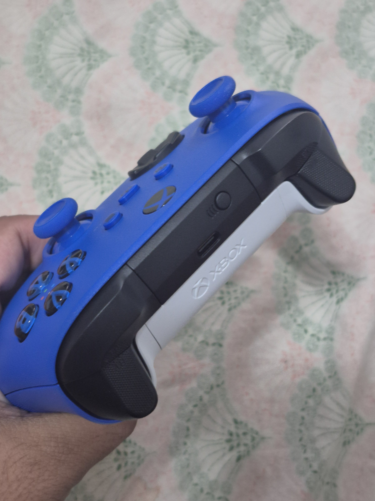 New Xbox Wireless Controller - Blue - photo 3