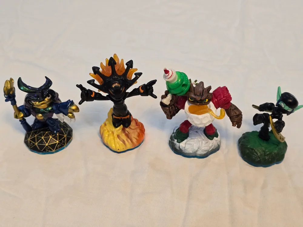 Skylanders Figures Lot of 4 thumbnail