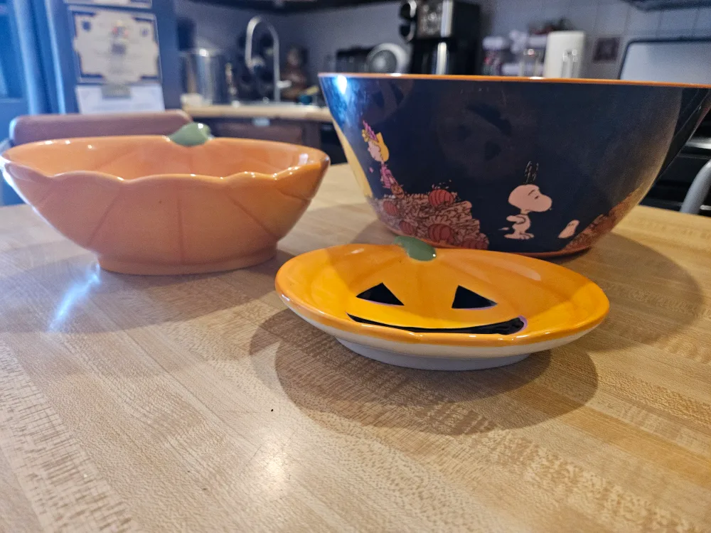 Peanuts Halloween and Halloween Bowl Set