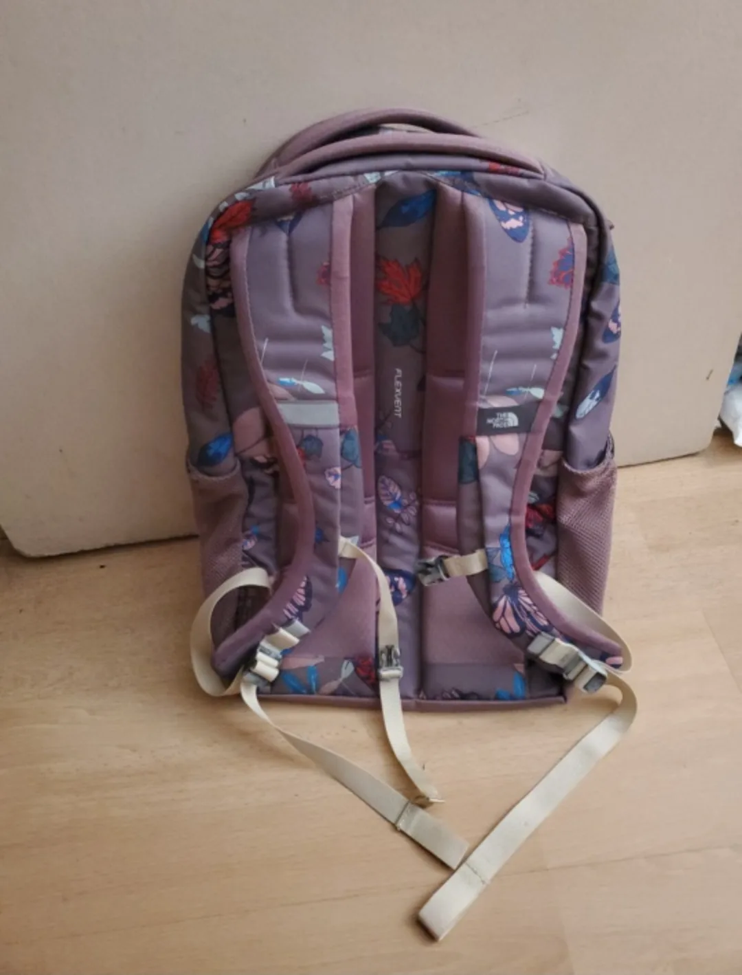 The North Face Jester backpack image indicator(3)