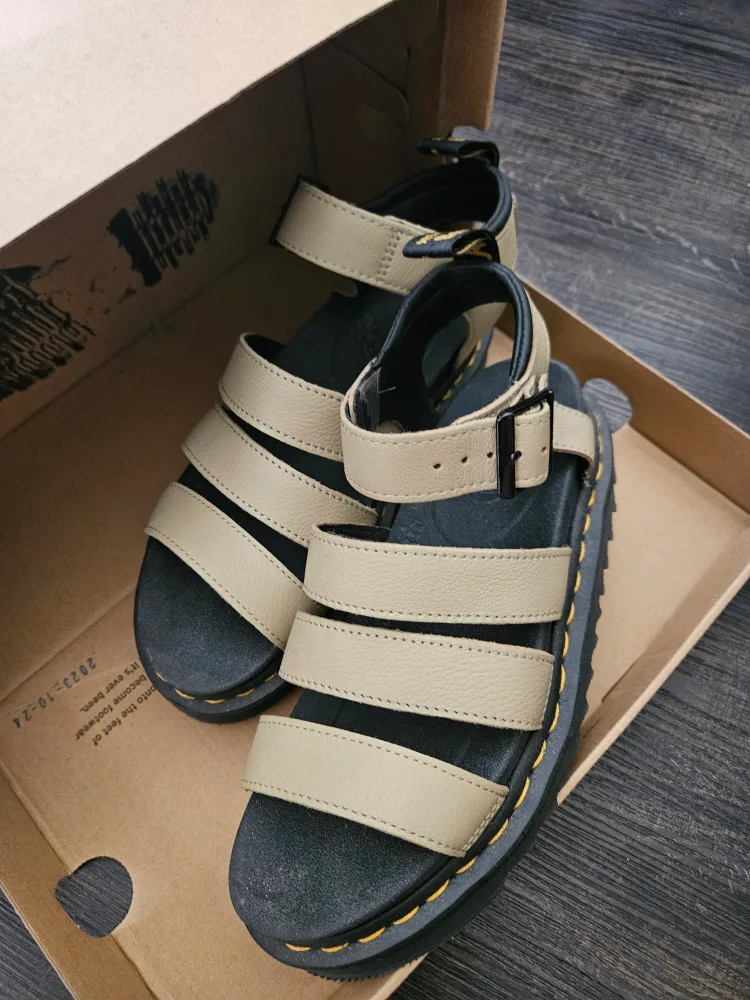 Dr. Martens Blaire Women's Pisa Leather Strap Sandals thumbnail