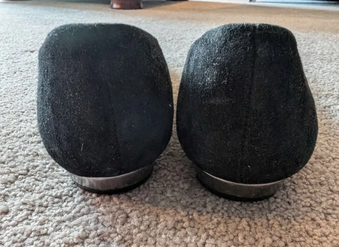 Black Leather Slipper Shoes - size 8 image indicator(5)