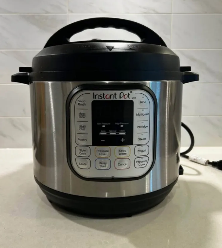 Instant Pot Duo 7-in-1 Electric Pressure Cooker thumbnail