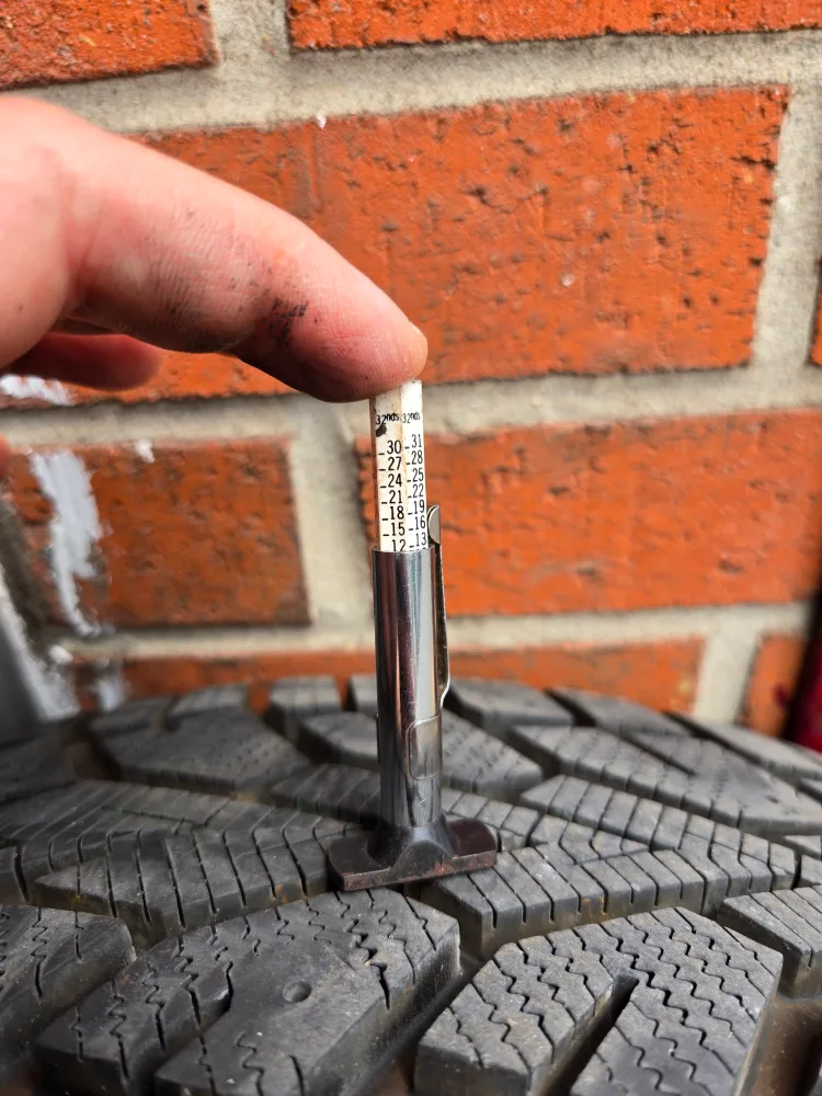 General Altimax Arctic 12 WINTER Tires 225/60R18 image indicator(6)