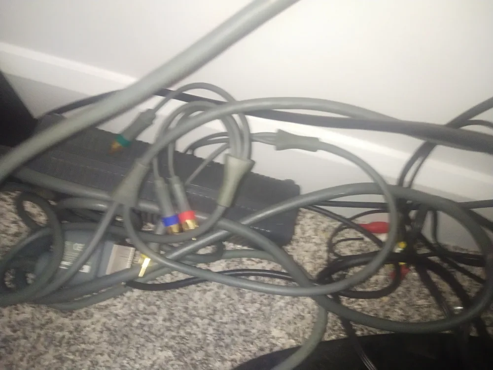 Xbox 360 Console with Halo Games image indicator(6)