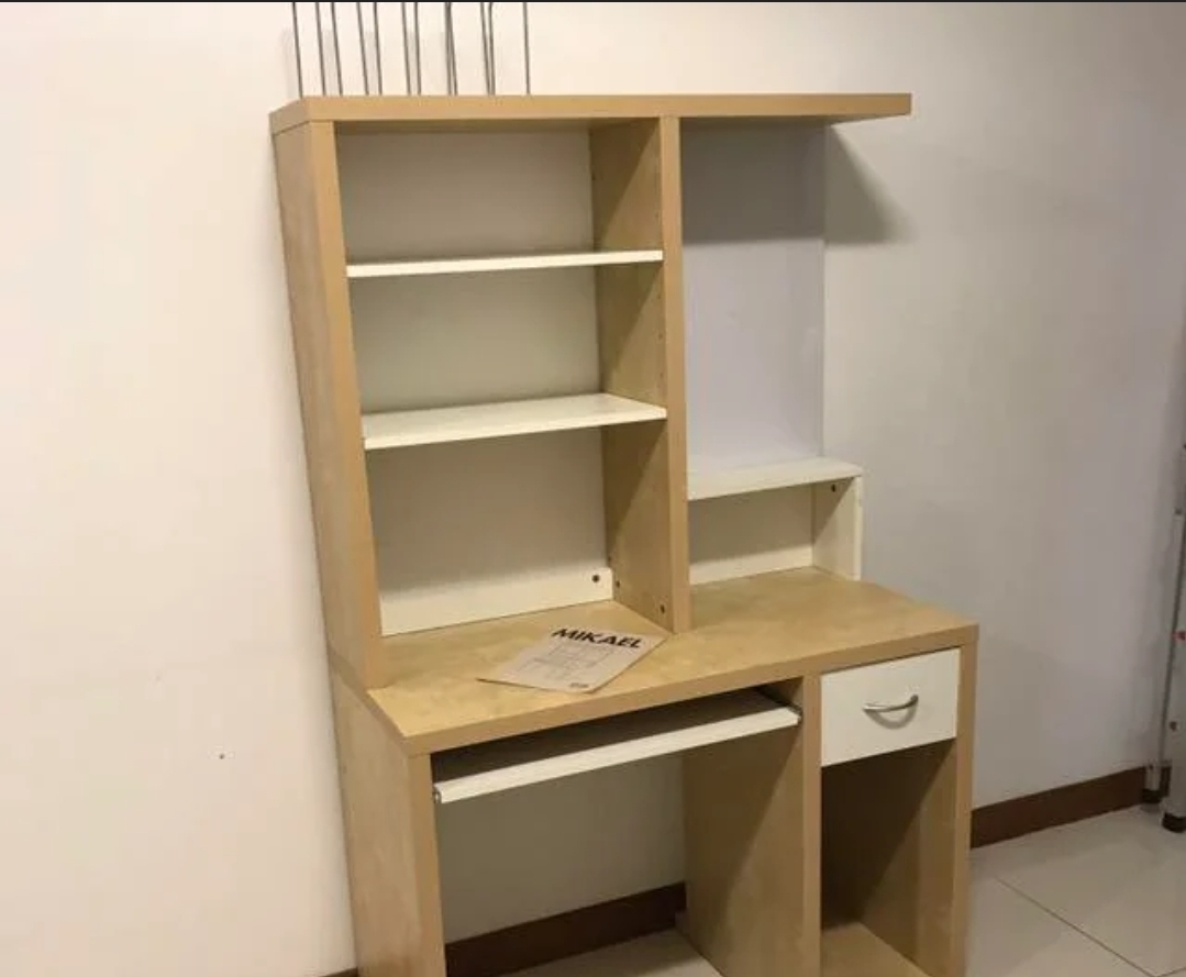 IKEA Mikael Desk with Hutch - photo 3