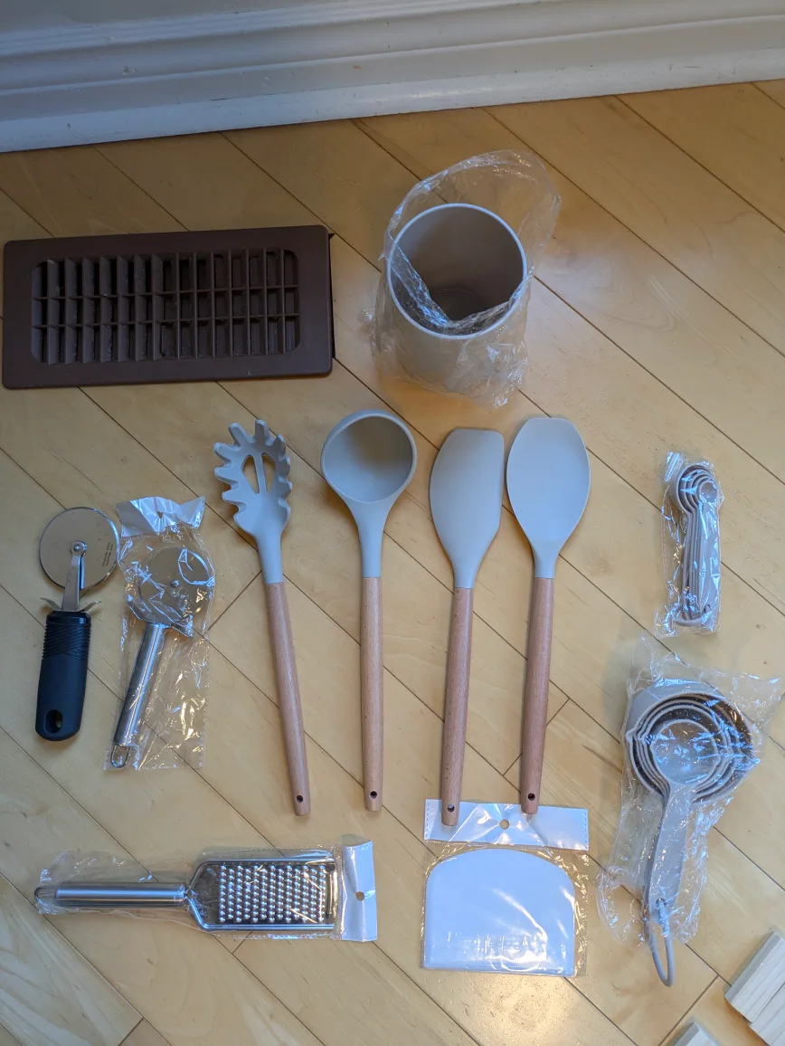 New Silicone Kitchen Utensil Set thumbnail