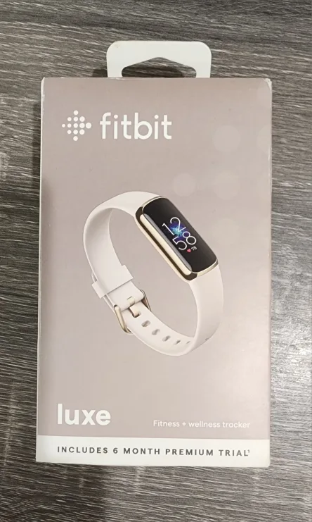 Fitbit Luxe Fitness + Wellness Tracker image indicator(2)