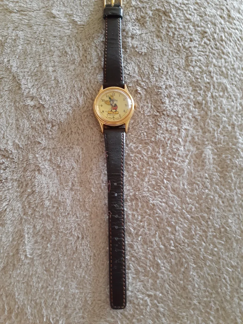 Vintage Lorus Disney Mickey Mouse Watch with Box image indicator(2)