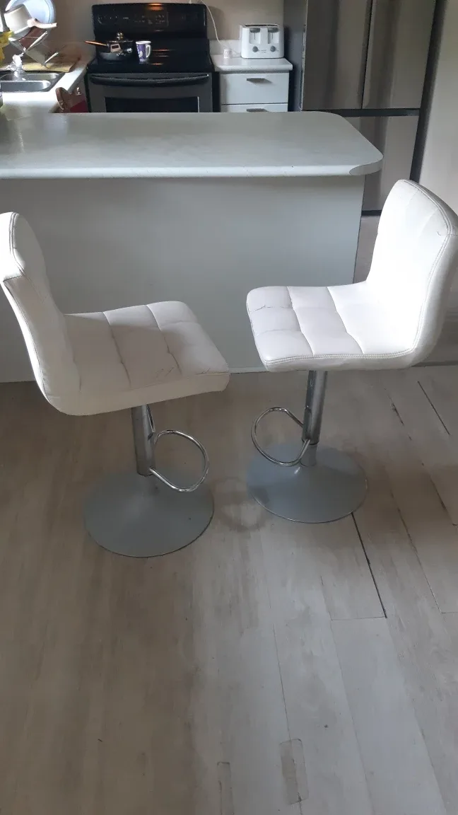 Set of 2 White Bar Stools thumbnail