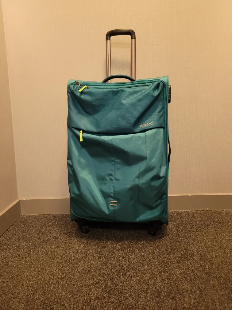 American Tourister/ Samsonite Teal Suitcase thumbnail