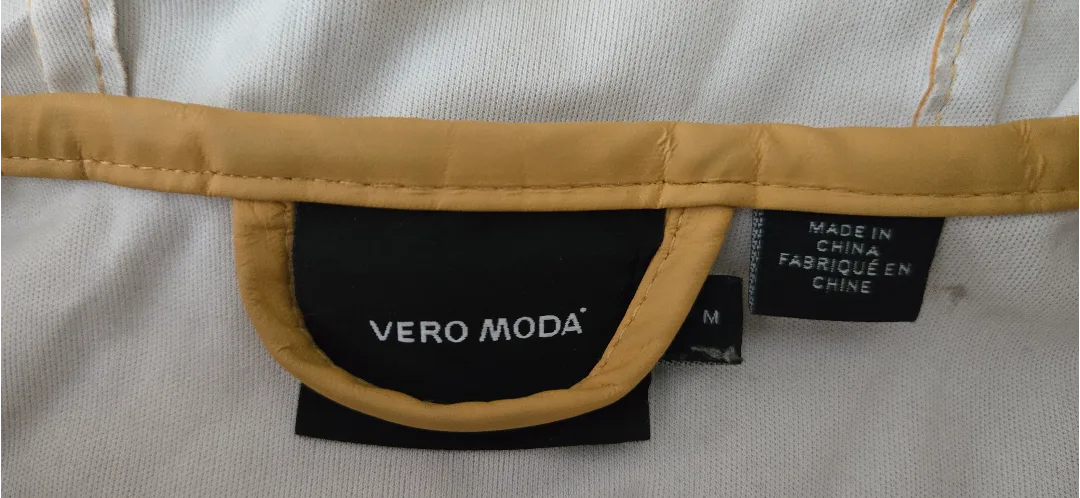 Vero Moda Yellow Raincoat 🇨🇦 image indicator(2)