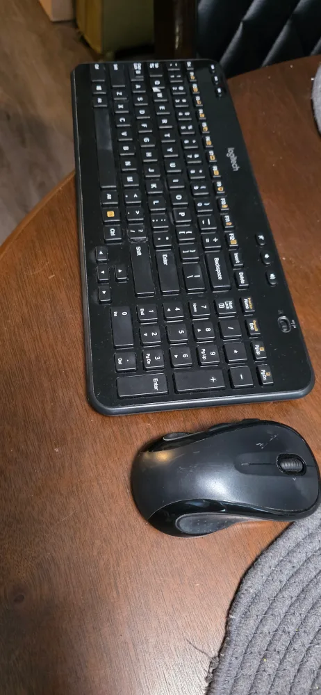Logitech Wireless Keyboard and  Mouse thumbnail