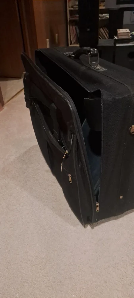 Black Wheeled Garment Bag image indicator(2)