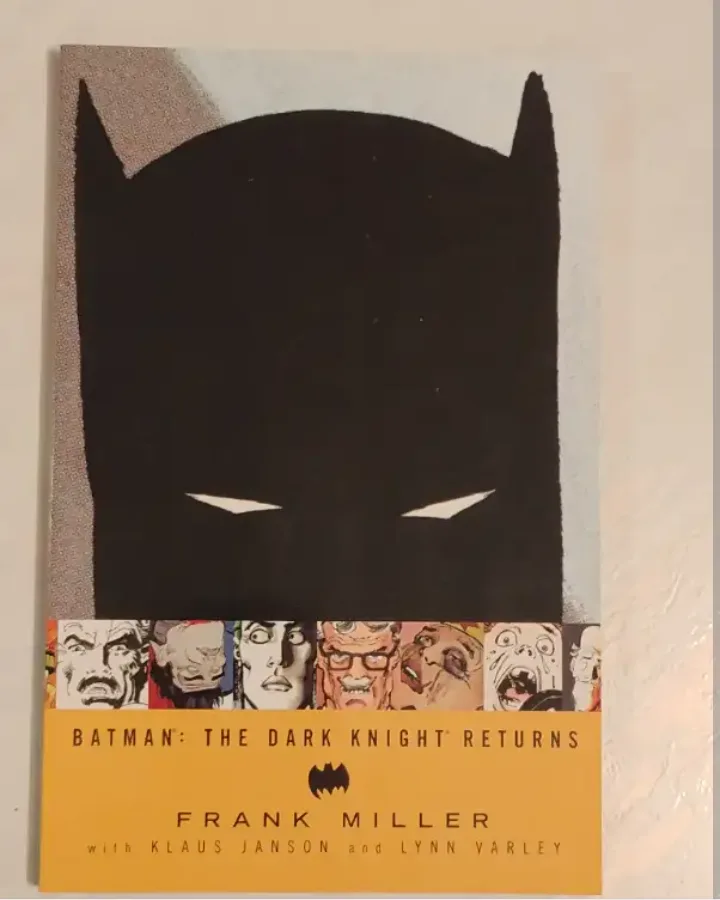 DC Comics Batman: The Dark Knight Returns TPB Frank Miller thumbnail