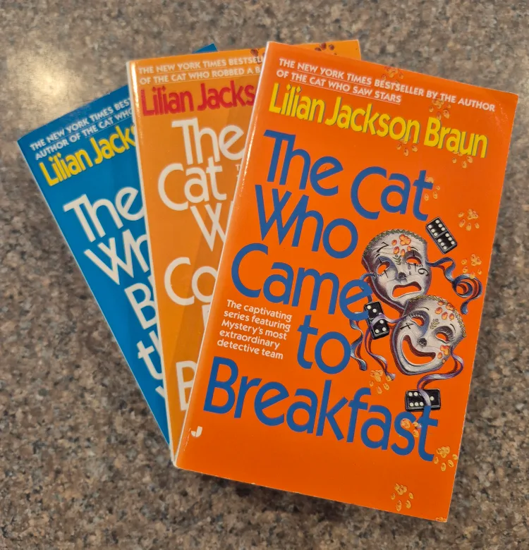 Lilian Jackson Braun 'The Cat Who...' Series Books thumbnail