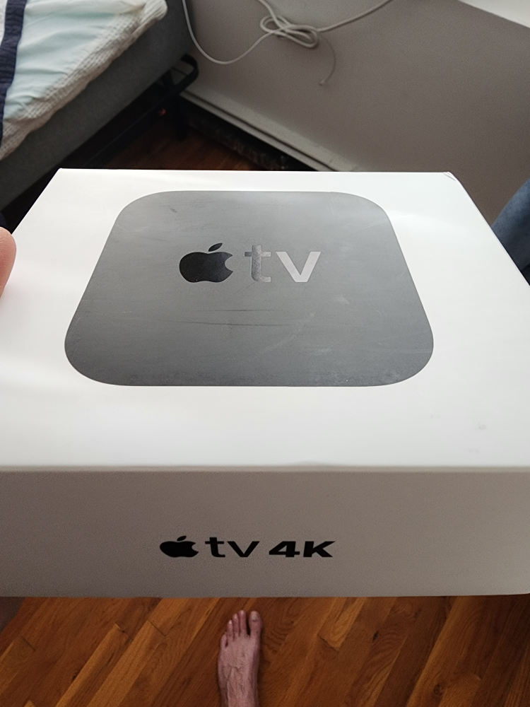 Apple TV 4K 32GB - Like New!