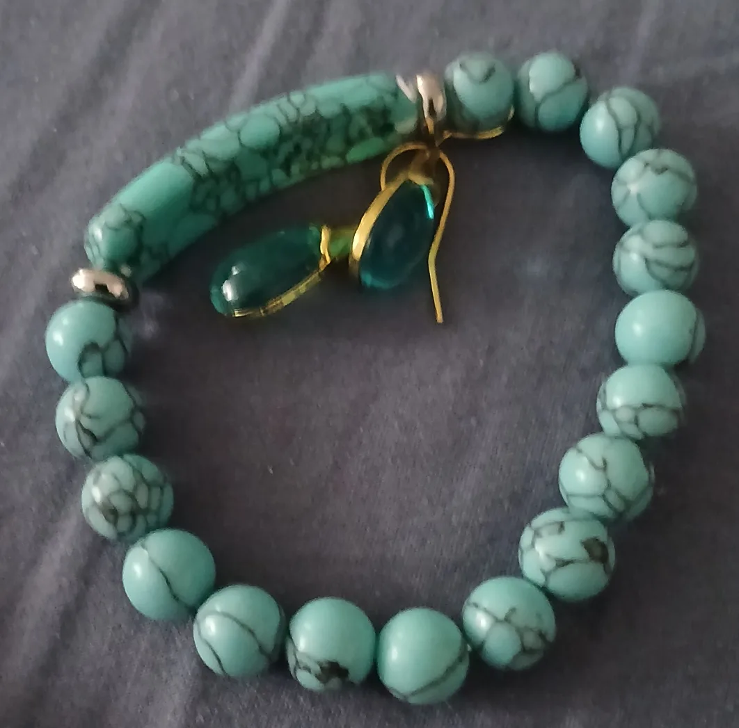 Turquoise Bead Bracelet & Earrings Set thumbnail