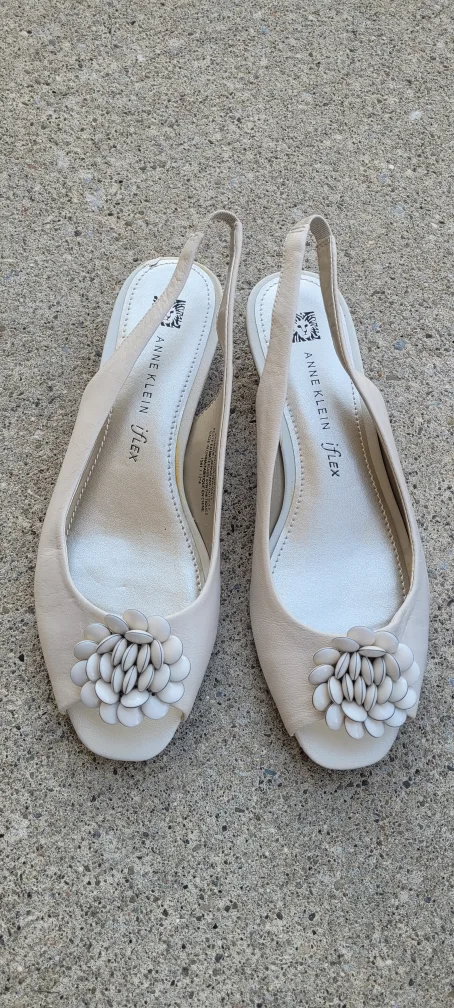 Anne Klein Shoes - Size 8.5 🇨🇦🍁 thumbnail