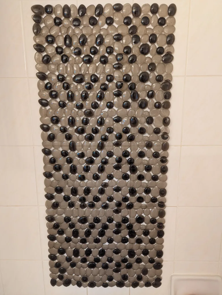 Pebble Style Bath Mat - Grey & Black 🇨🇦 thumbnail