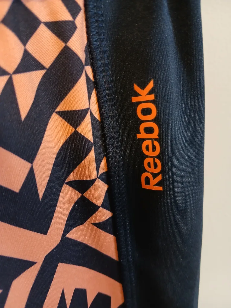 Reebok Leggings - Black & Salmon Pattern🇨🇦 image indicator(2)