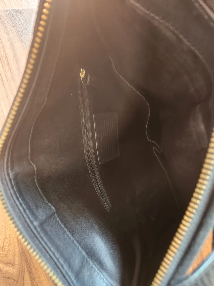 🇨🇦 Coach Black Leather Shoulder Bag image indicator(3)