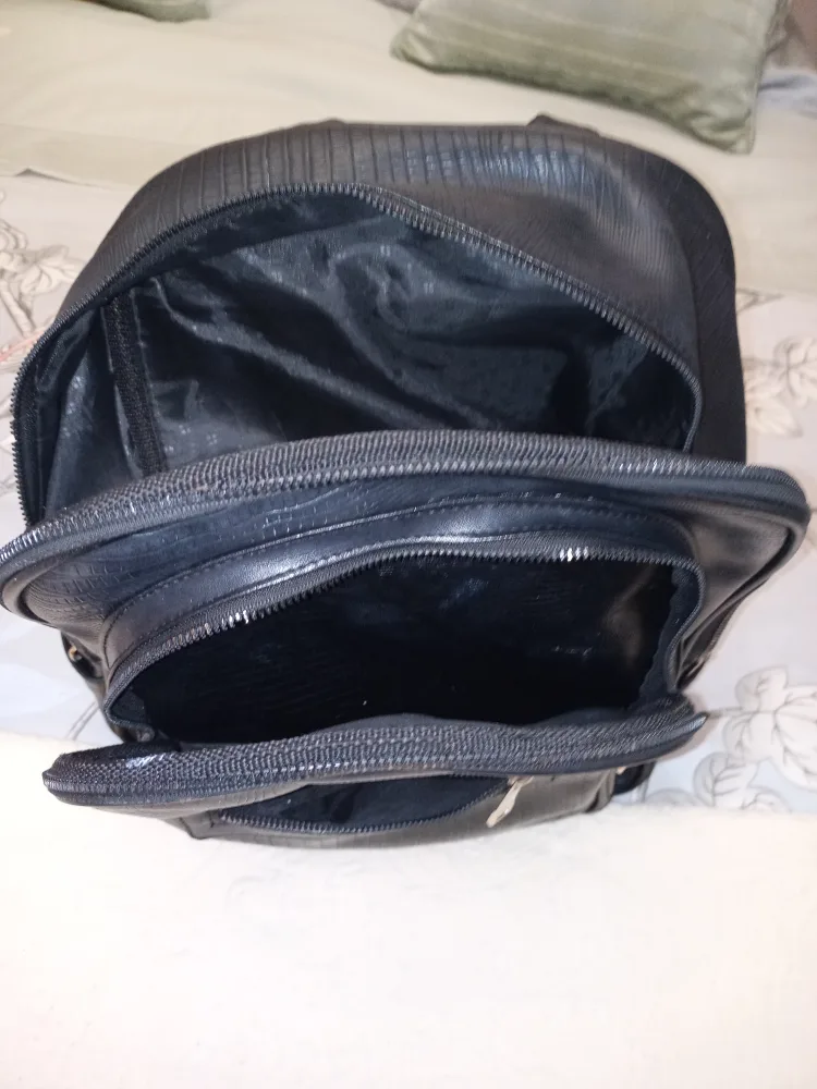 Black Backpack image indicator(2)