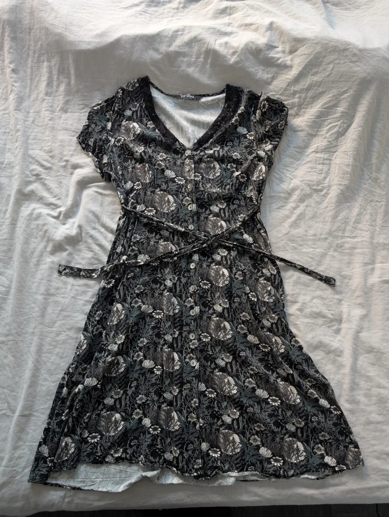 Disturbia Floral Print Dress - Size US 12/UK 16 thumbnail