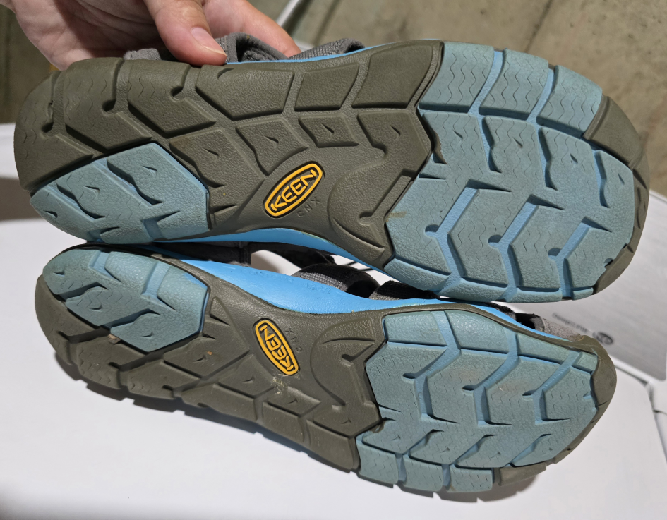 Women's Keen Sandals sz 8 - photo 4