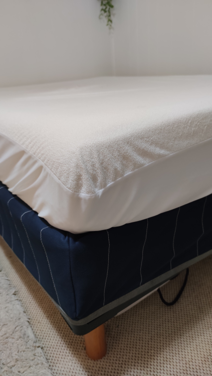 ✨Moving Sale✨ Queen Size Mattress with mattress protector - photo 2