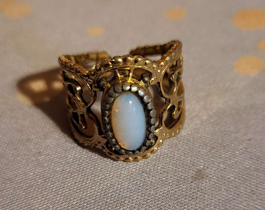 Vintage Gold Tone Opal Ring