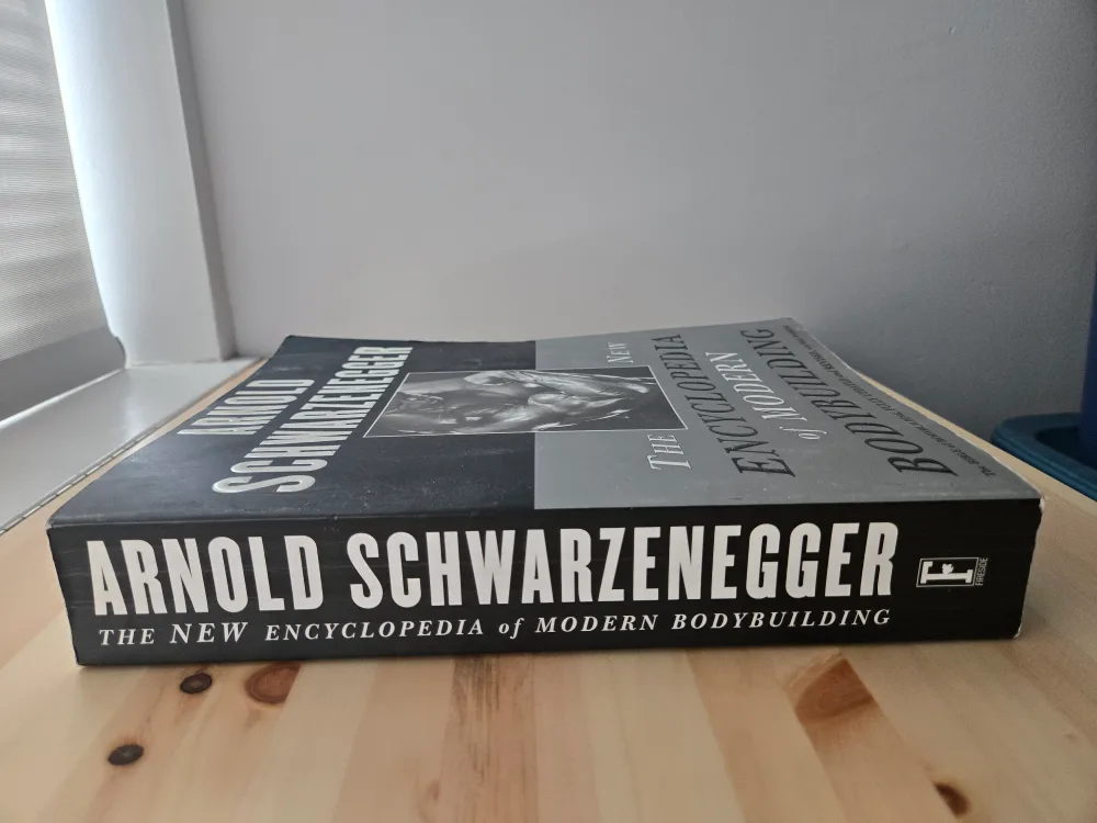 Arnold Schwarzenegger Encyclopedia of Modern Bodybuilding 🇨🇦 image indicator(4)