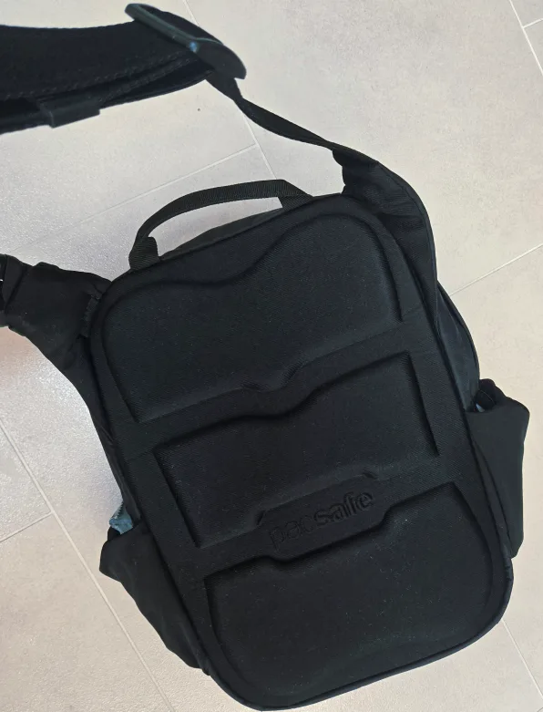 Pacsafe Anti-Theft Sling Bag - Black image indicator(2)