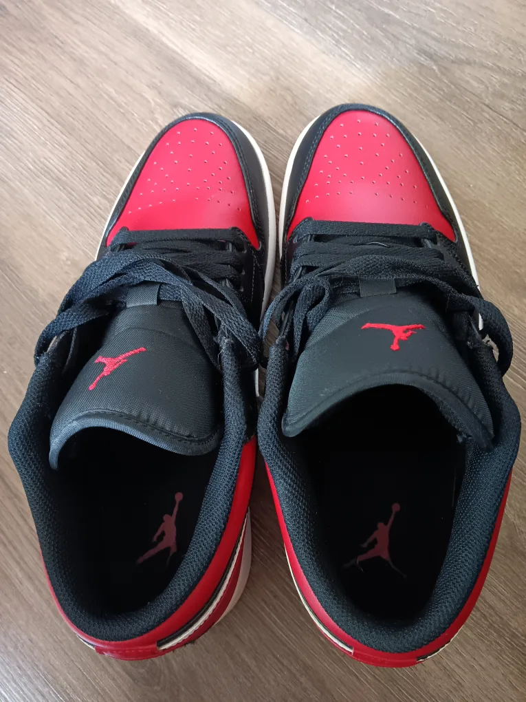 Air Jordan 1 Low 8. thumbnail