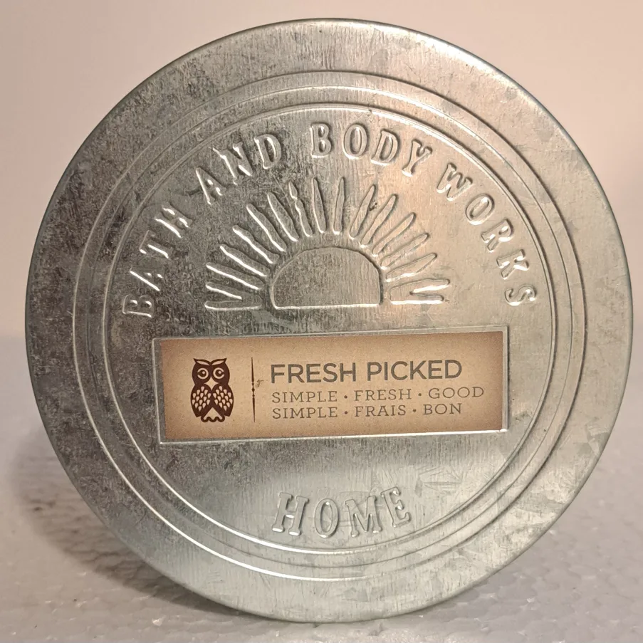 Bath and Body Works "Fresh Picked Heirloom Pear" 3-wick candle image indicator(2)