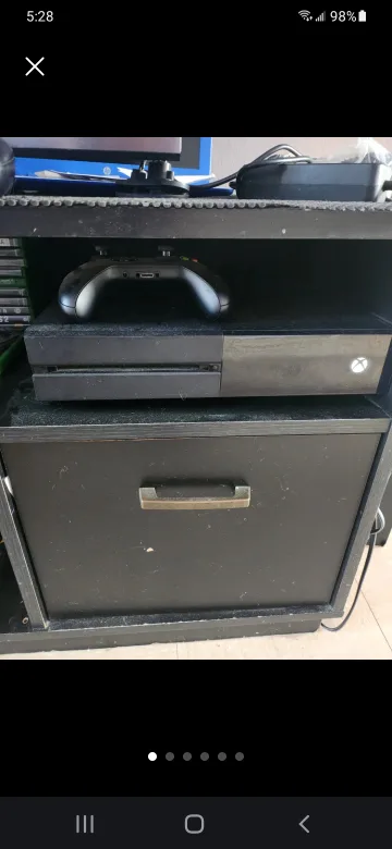 Xbox One Console & Controllers thumbnail