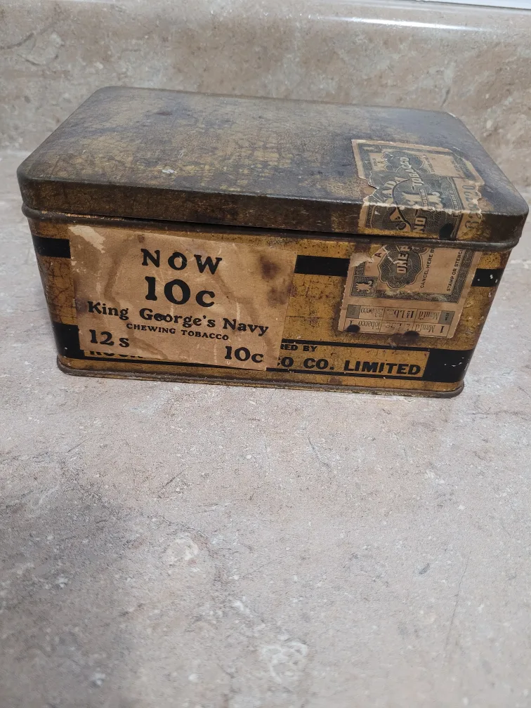 Vintage Rock City Tobacco Tin - Quebec 🇨🇦 thumbnail