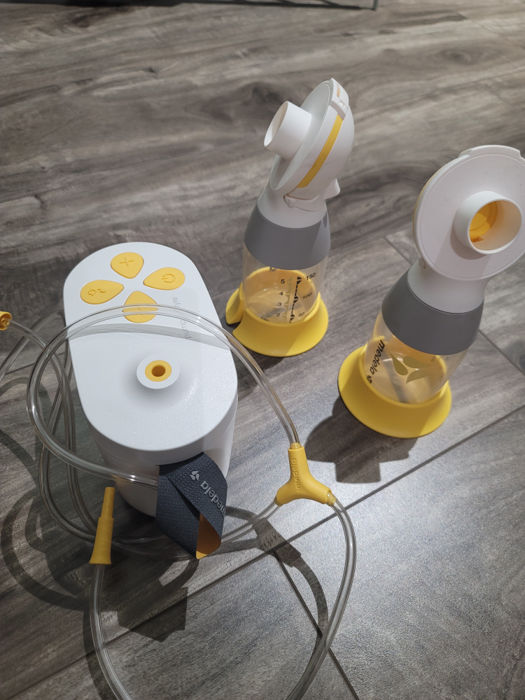 Medela Breast Pump - photo 2