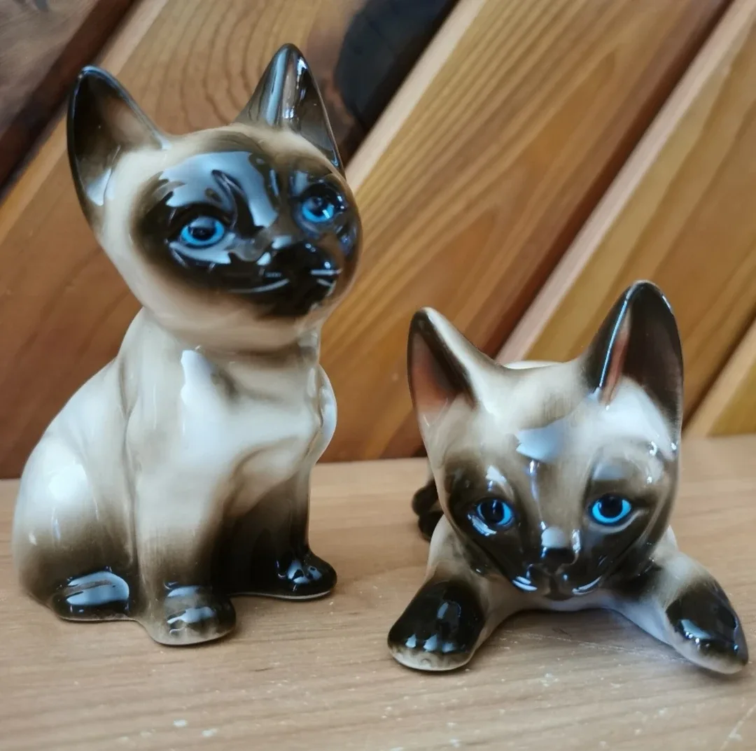 Vintage Siamese Cats thumbnail