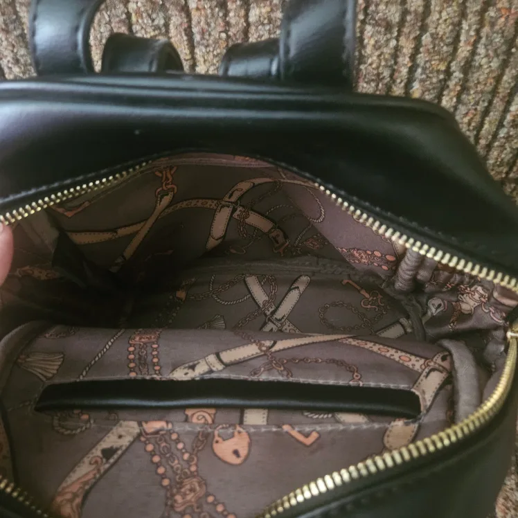 Black and Gold Bumble Bee women backpack image indicator(6)