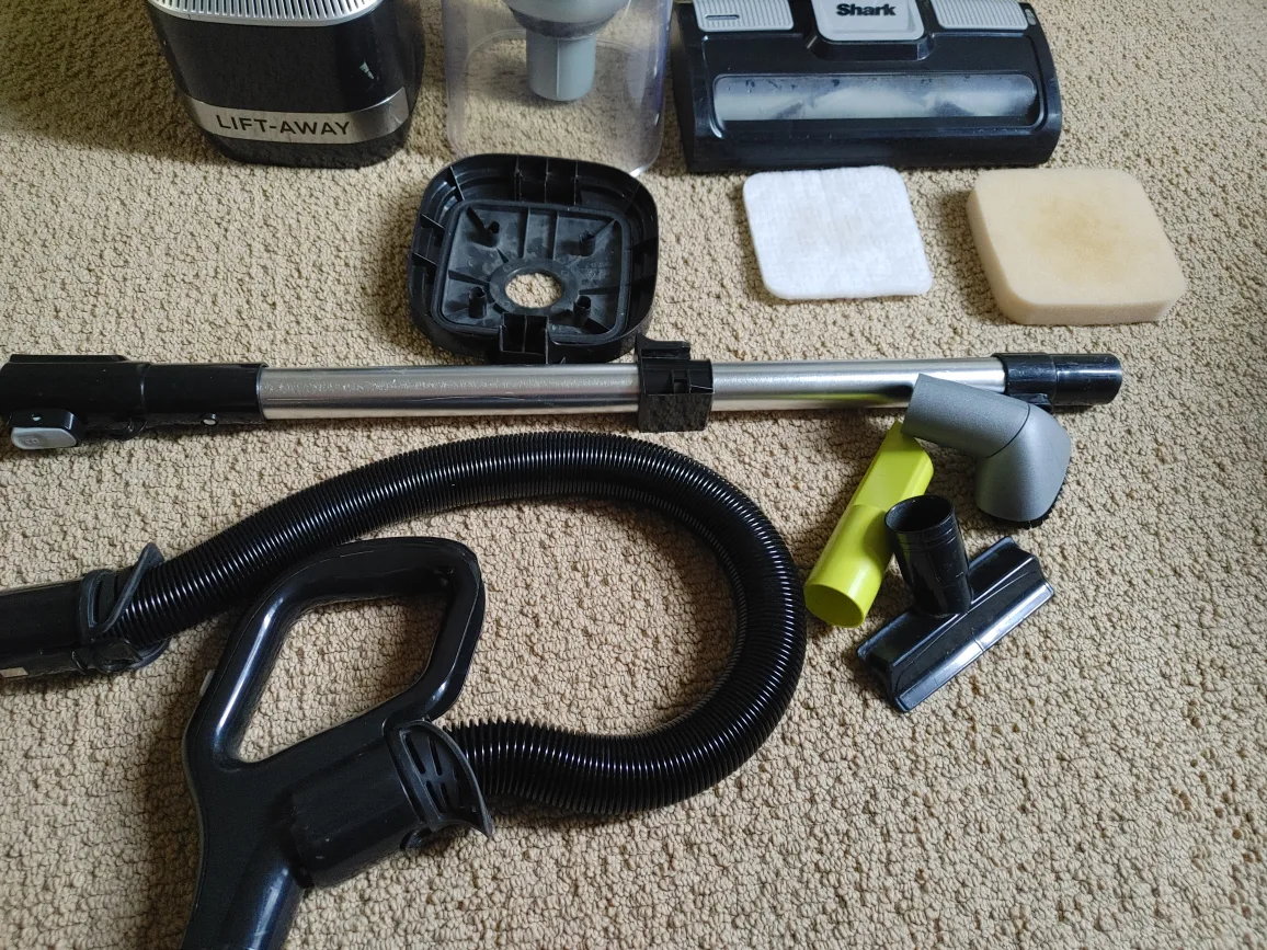 Shark Lift-Away Vacuum with Attachments image indicator(4)