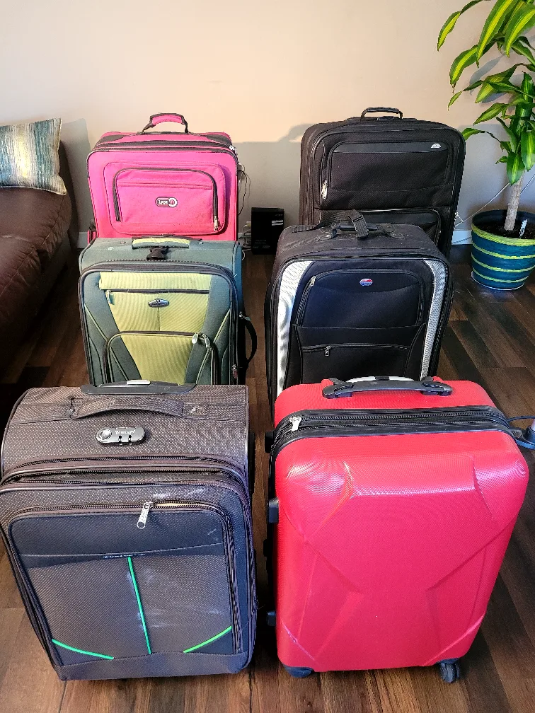 Used Luggage Set image indicator(3)