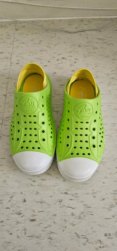 Maui Sports Green Clogs thumbnail