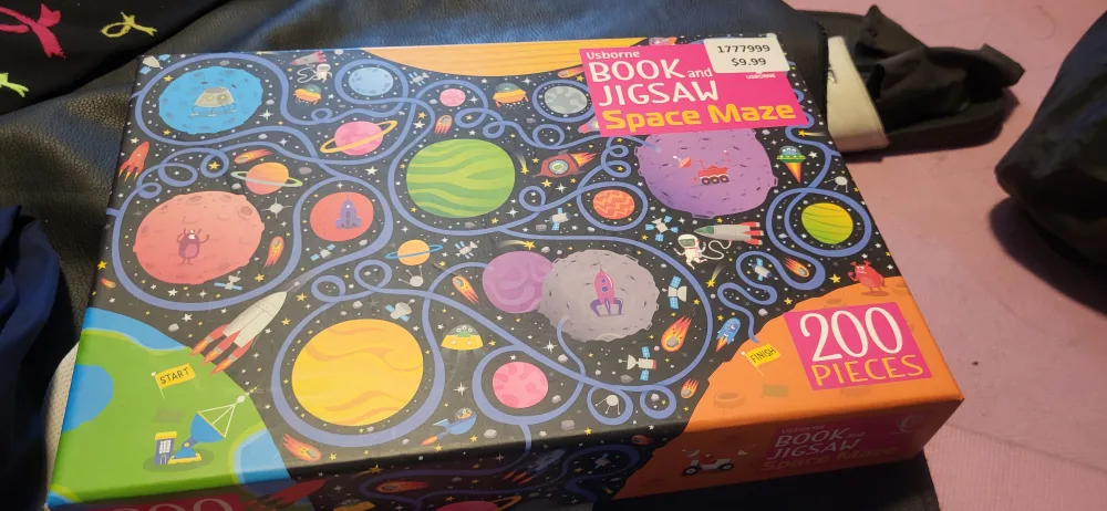 Usborne Book and Jigsaw Space Maze - 200 Pieces thumbnail