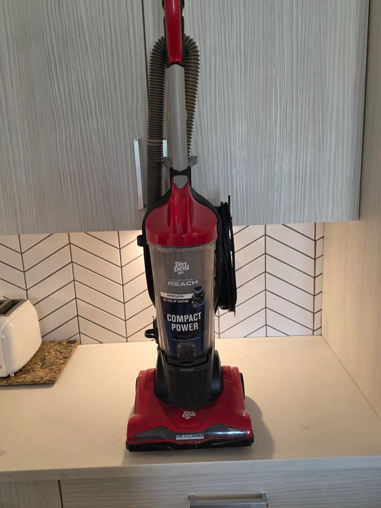 Dirt Devil Reach Compact Power Vacuum thumbnail