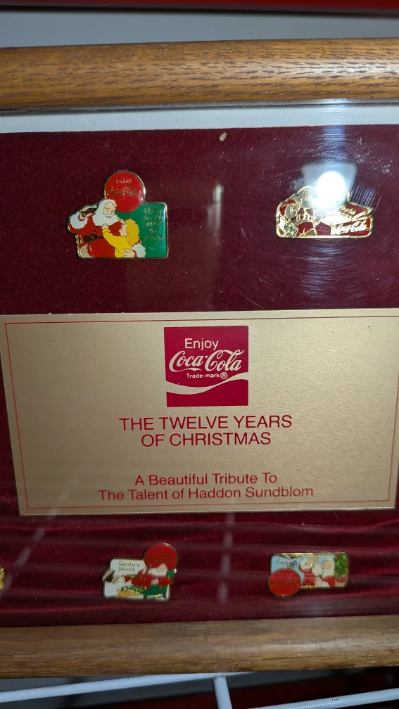 Vintage Coca-Cola Twelve Years of Christmas Framed Pin Set 🇨🇦 image indicator(4)