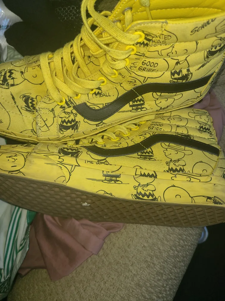 Vans x Peanuts Sk8-Hi Yellow US Men's 9.5 image indicator(5)