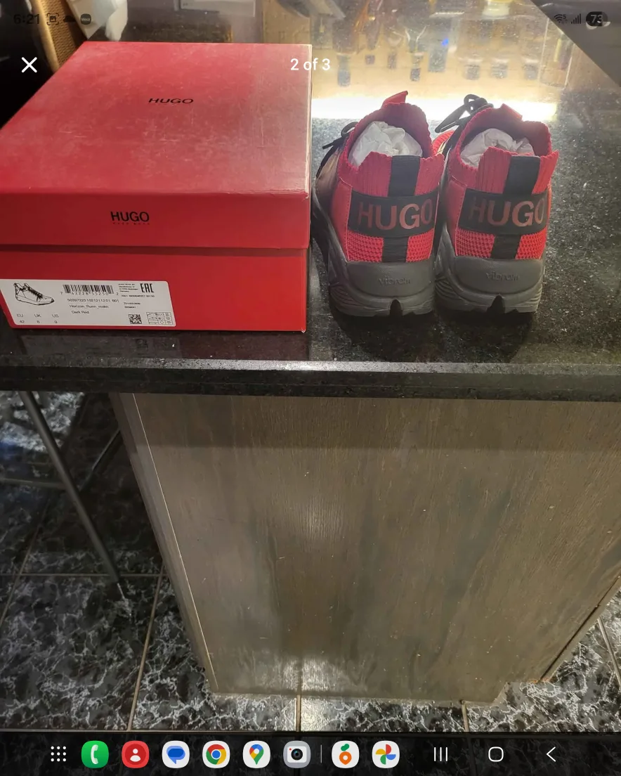 Red Hugo Boss image indicator(2)